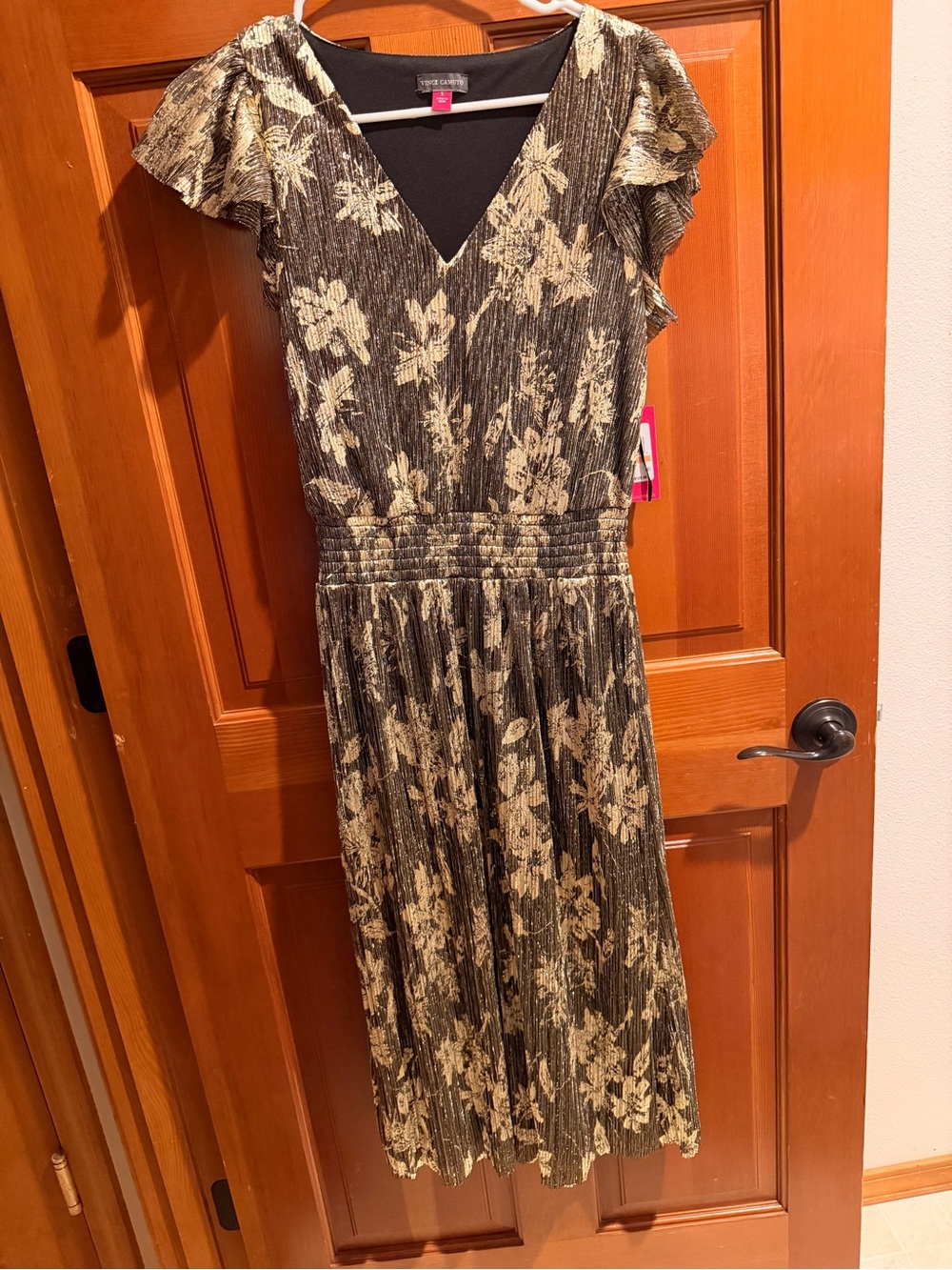 NWT Vince Camuto Metallic Floral Pleated Midi Dress Size Small Black Gold